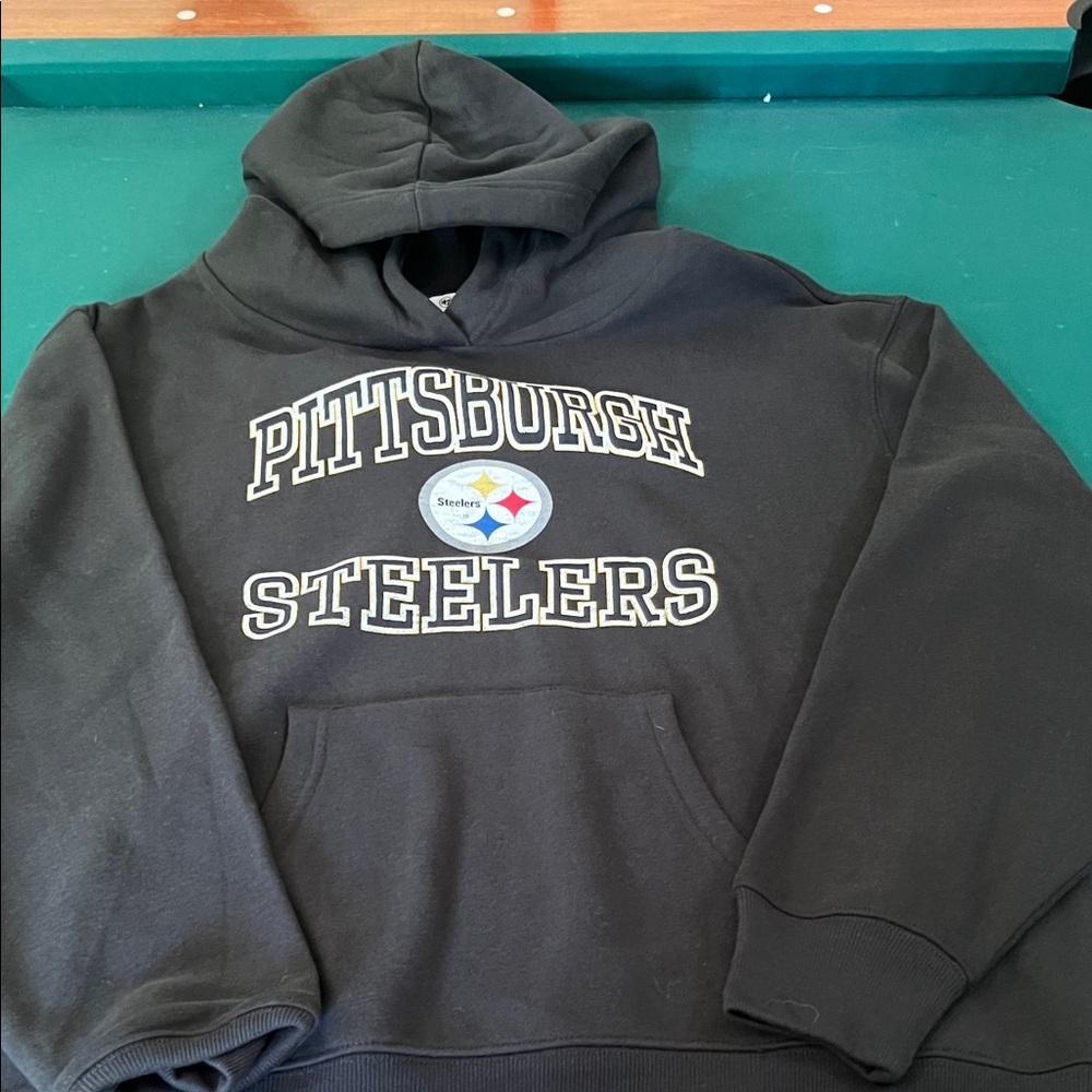 Black Hoodie woman’s Pittsburgh Steelers